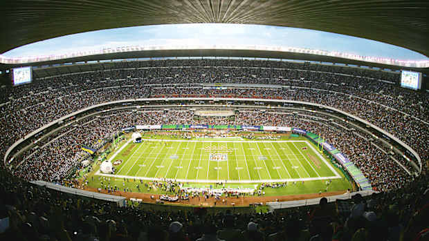 nfl-mexico-city-raul-allegre.jpg